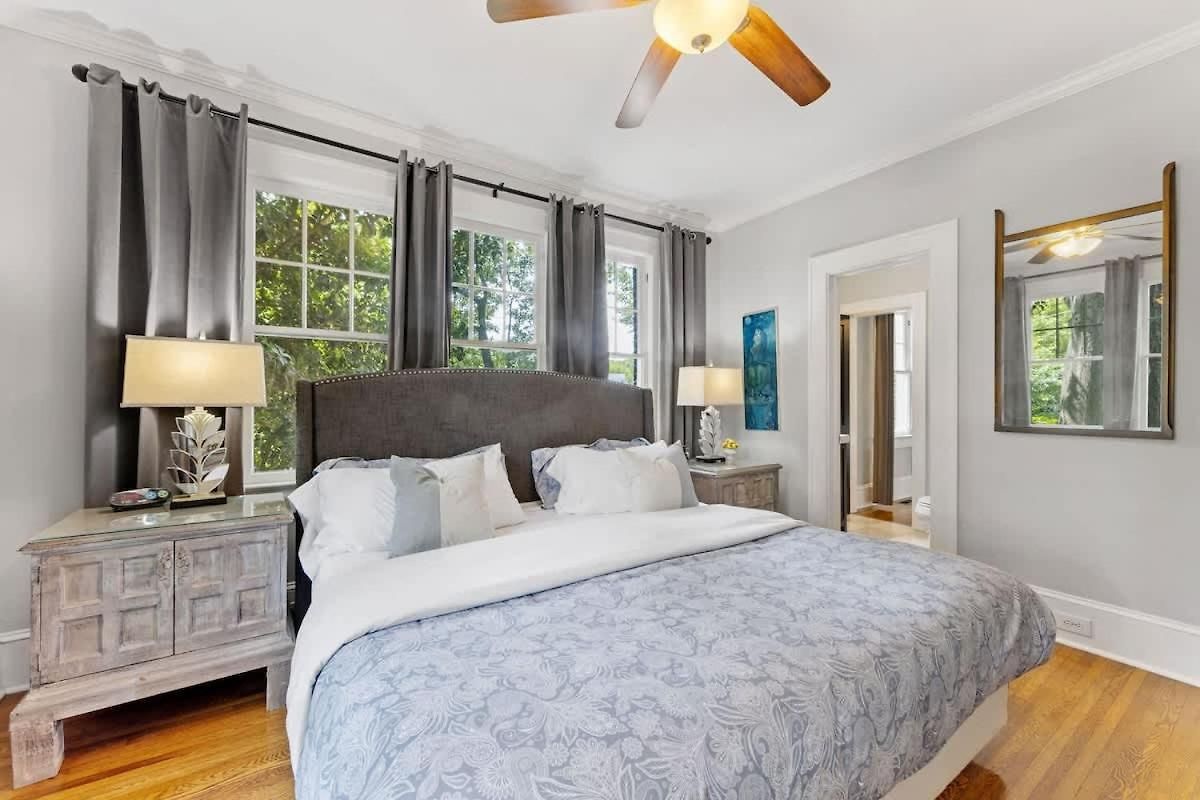 2 Bedroom In Myers Park With Comfortable Screened Porch *