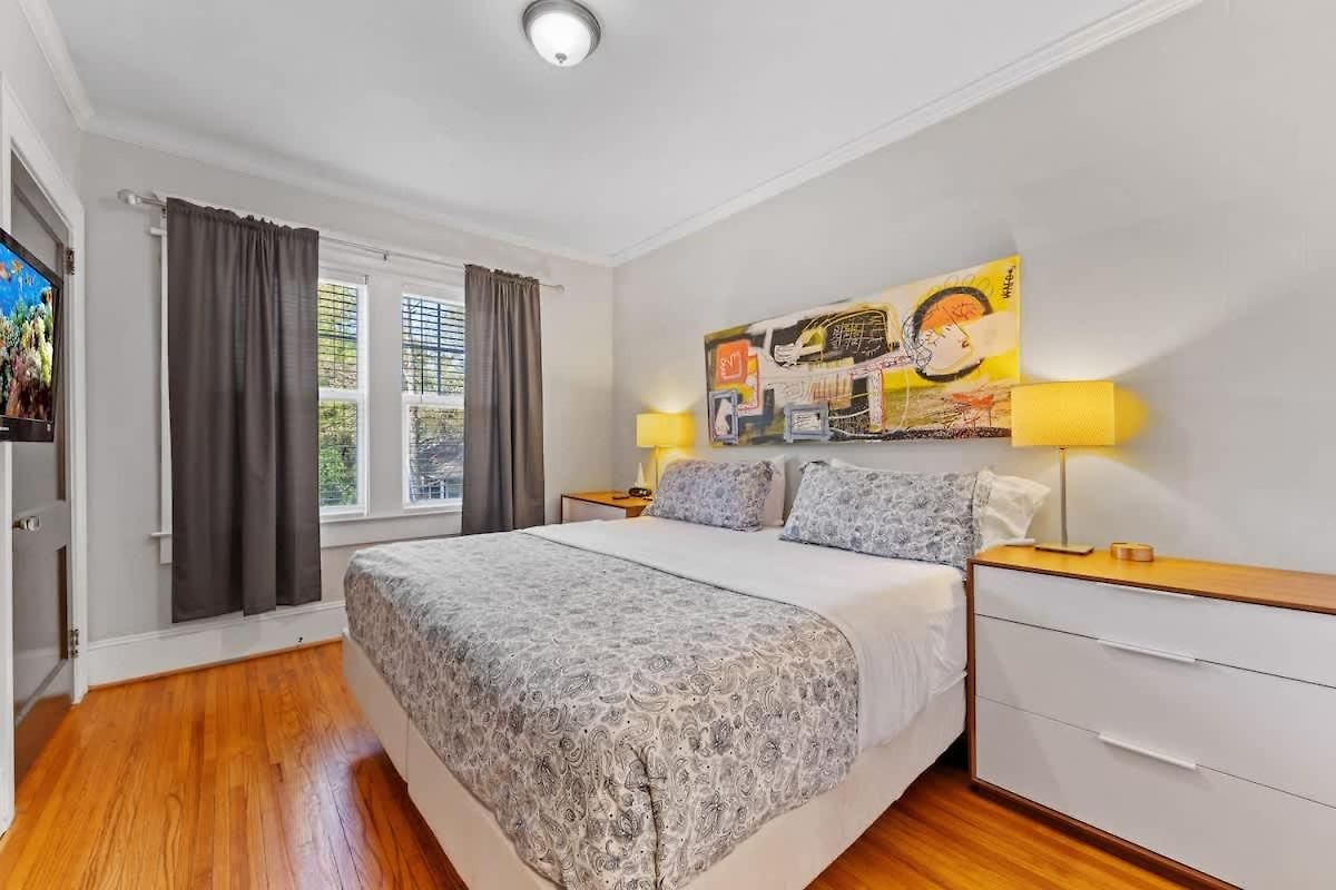 Vibrant And Cozy 2br Near Uptown With Balcony Holiday home Charlotte