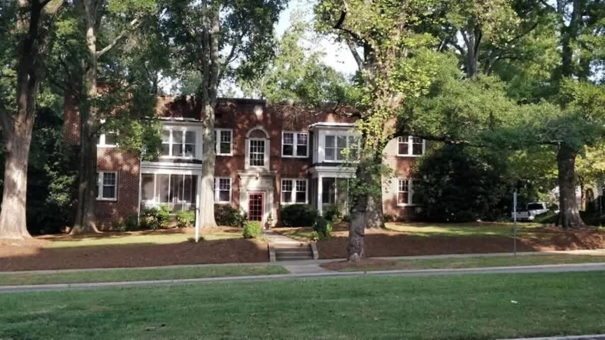Modern 2br With Sunroom Near Uptown Holiday home *