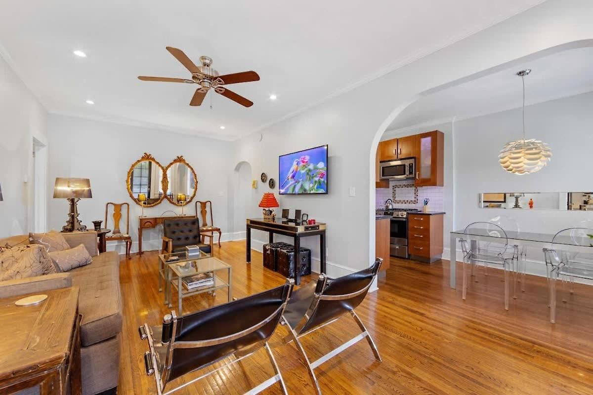 Stylish Myers Park 2 Bedroom With Screened Porch Holiday home Charlotte