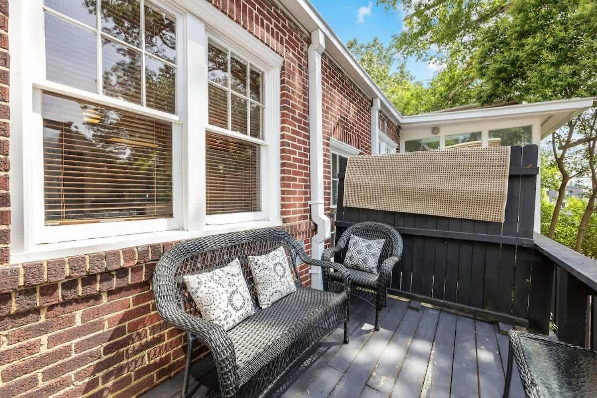 Spacious 2br In Myers Park With Sunroom Charlotte