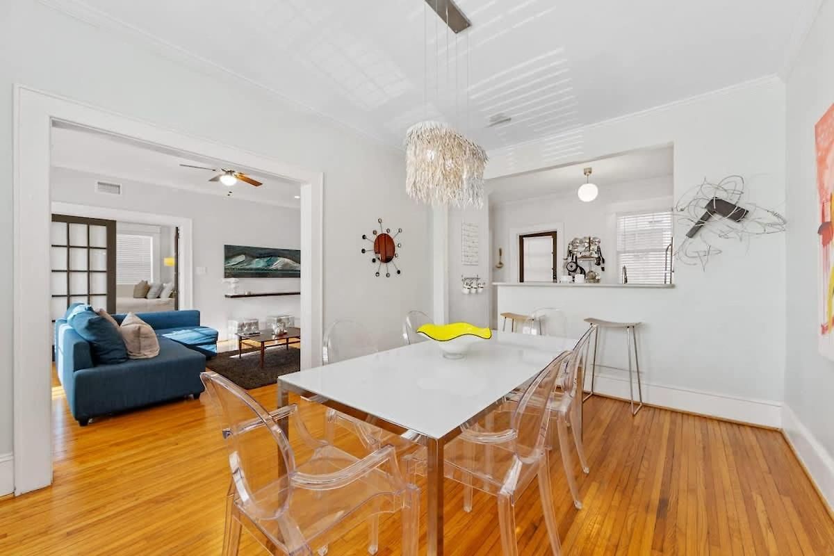 Vibrant And Cozy 2br Near Uptown With Balcony Charlotte