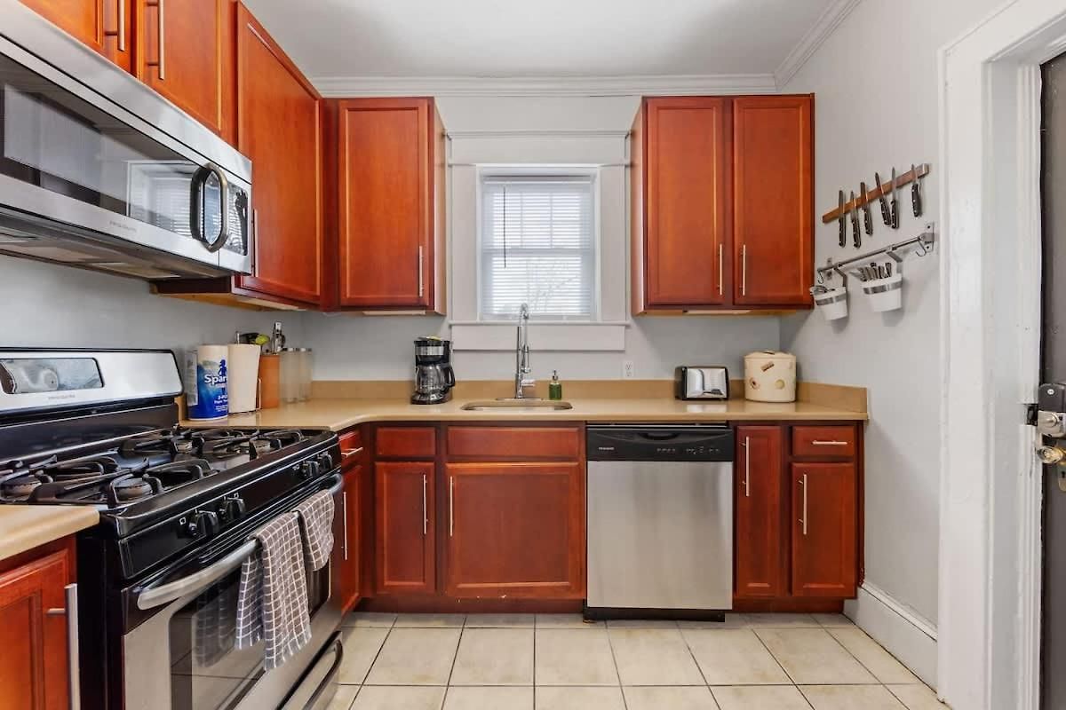 Holiday home Bright And Restful 2br Near Uptown With Balcony