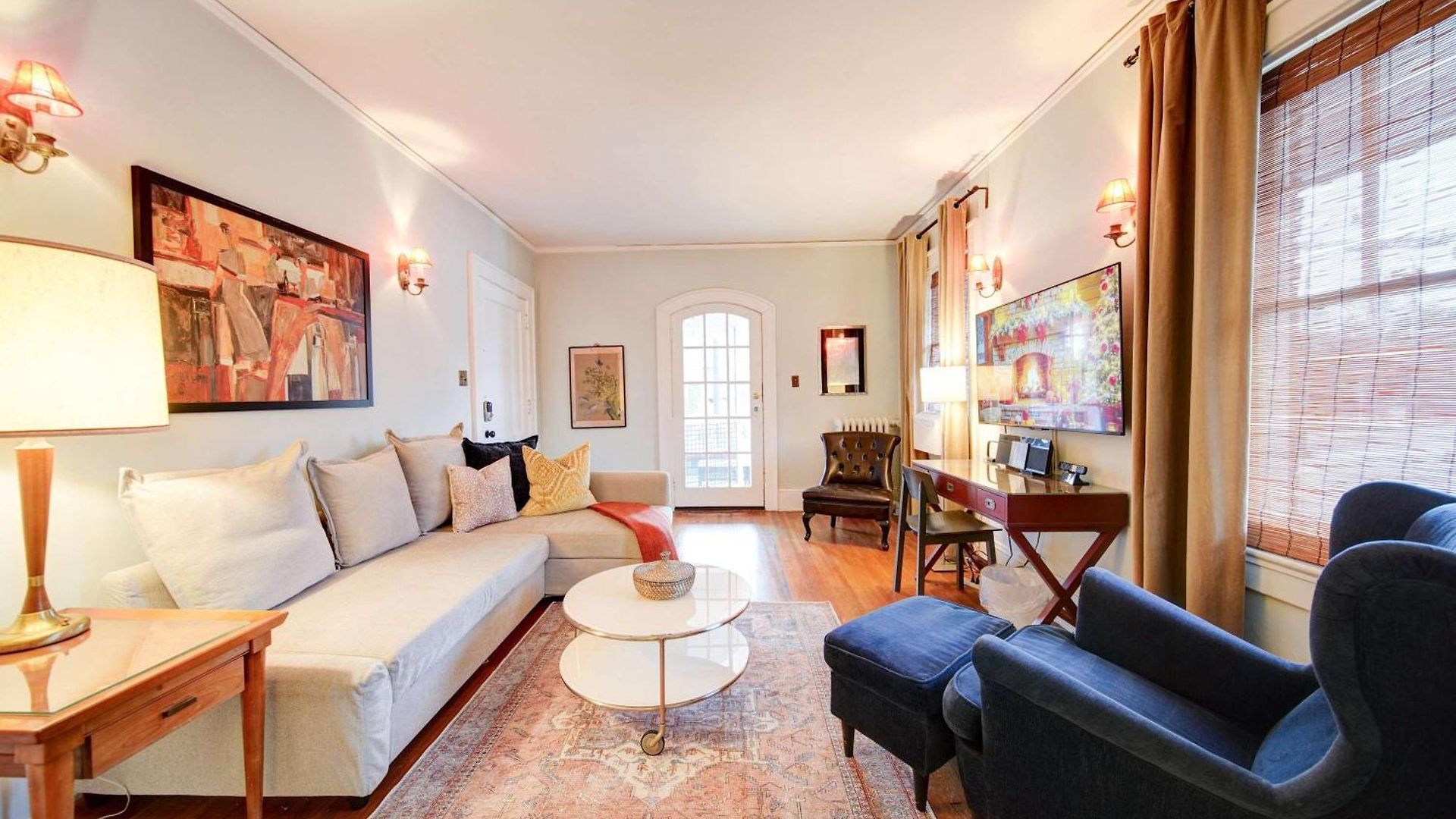 Elegant 1br King Condo, Elizabeth-plaza Midwood Charlotte