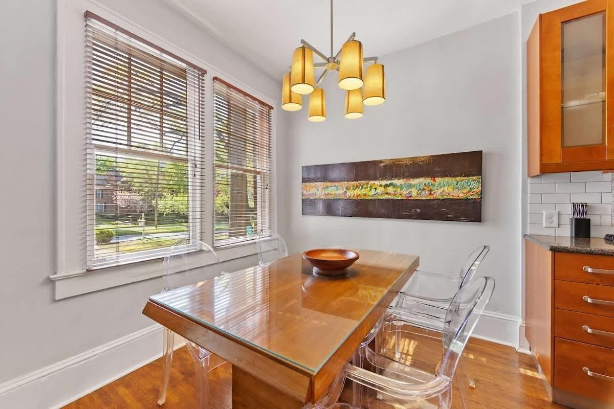 Luxurious Myers Park Living With Screened Porch *
