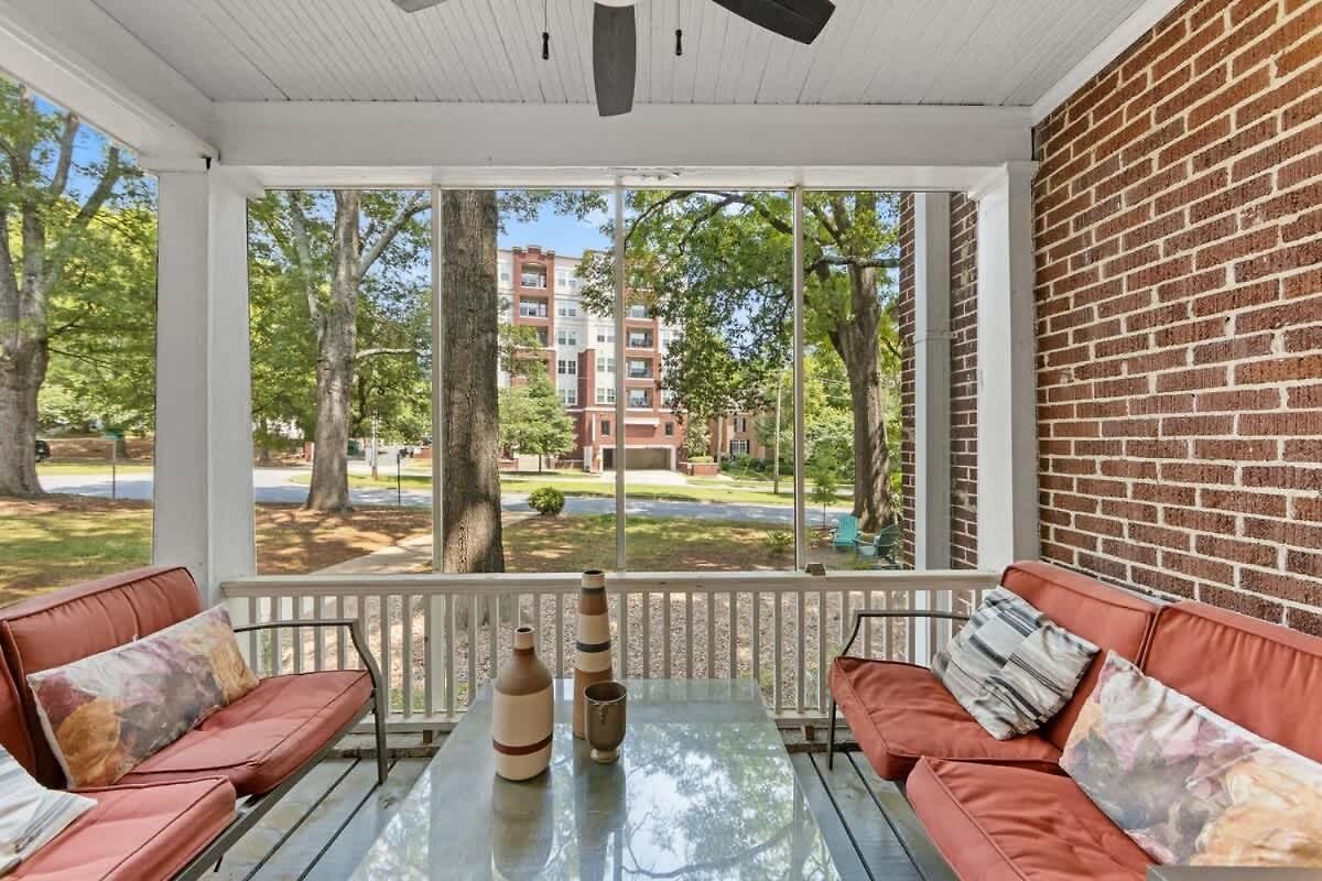 Holiday home 2 Bedroom In Myers Park With Comfortable Screened Porch