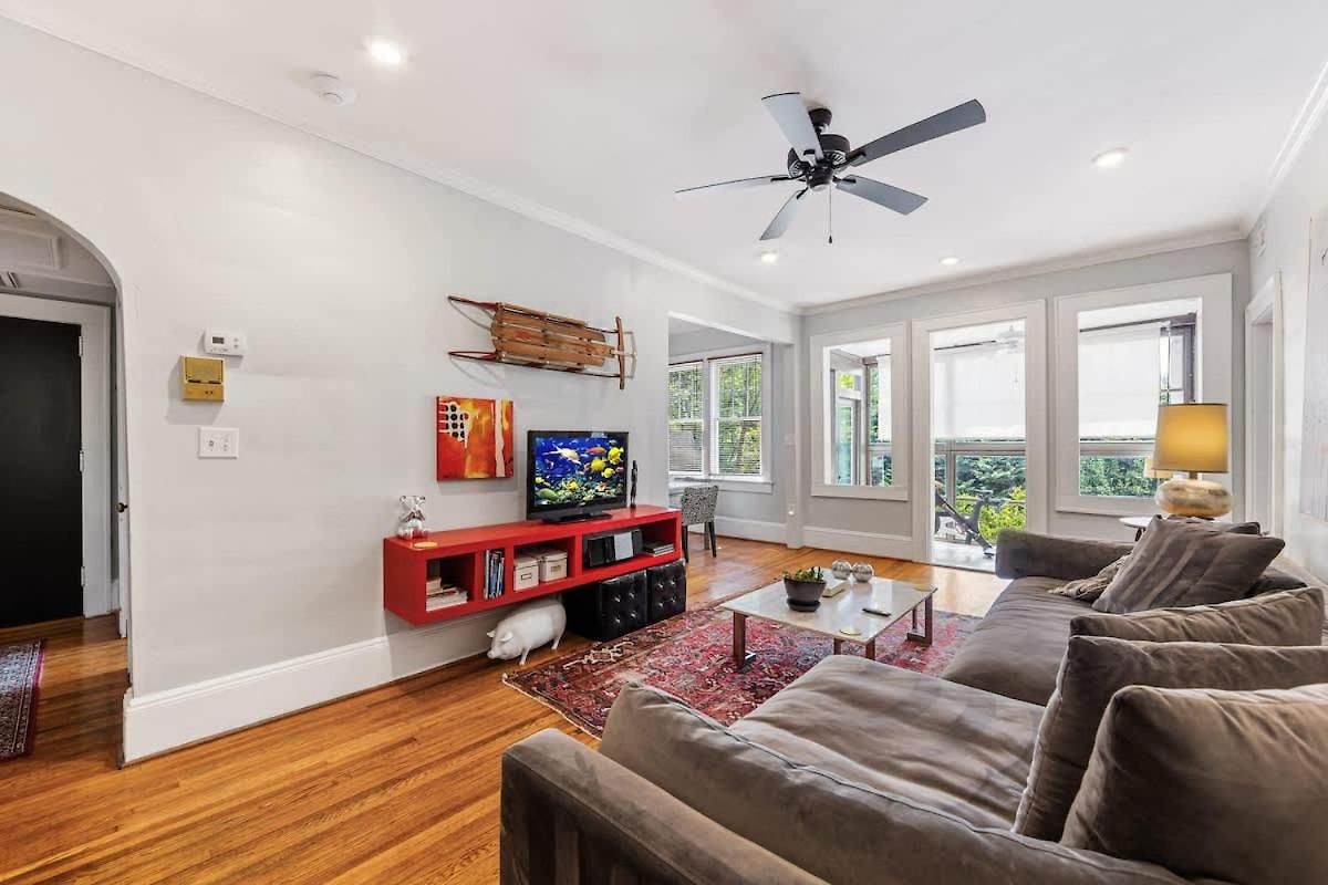Spacious 2br In Myers Park With Sunroom Holiday home *