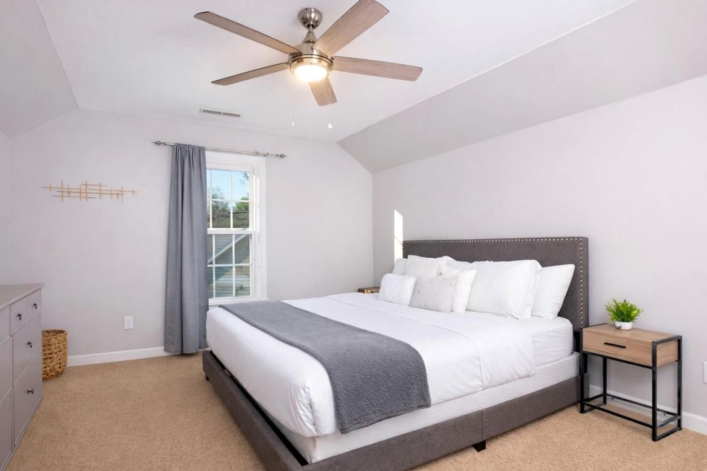 Holiday home Disconnect At With Great Surroundings In Charlotte, North Carolina *