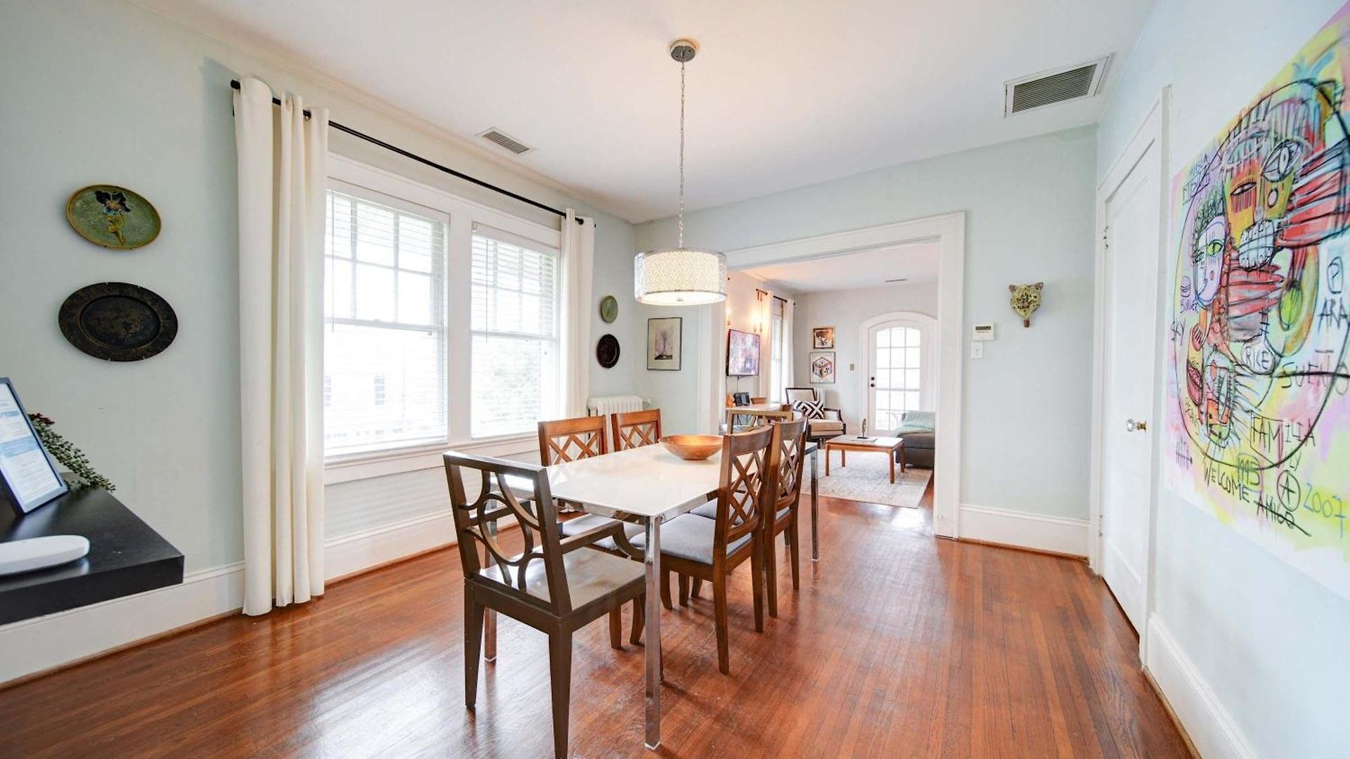 Holiday home Elegant 1br In Elizabeth With Covered Porch *