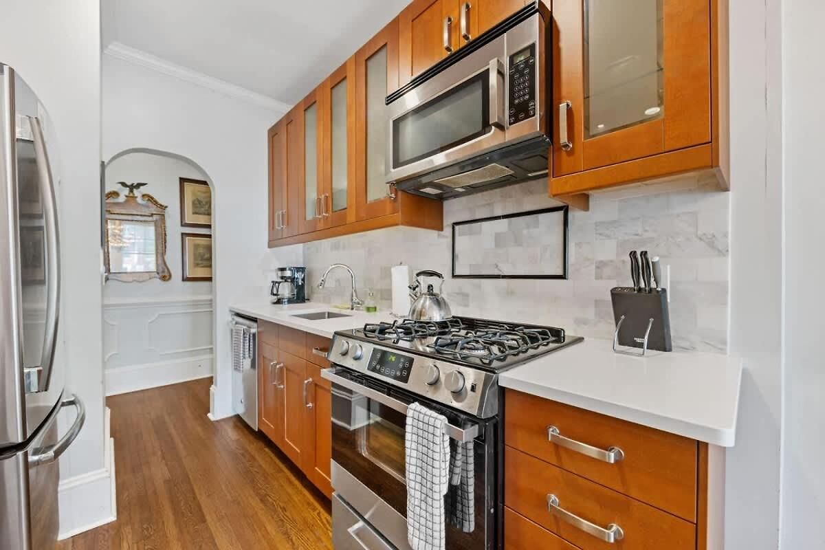 2 Bedroom In Myers Park With Comfortable Screened Porch *