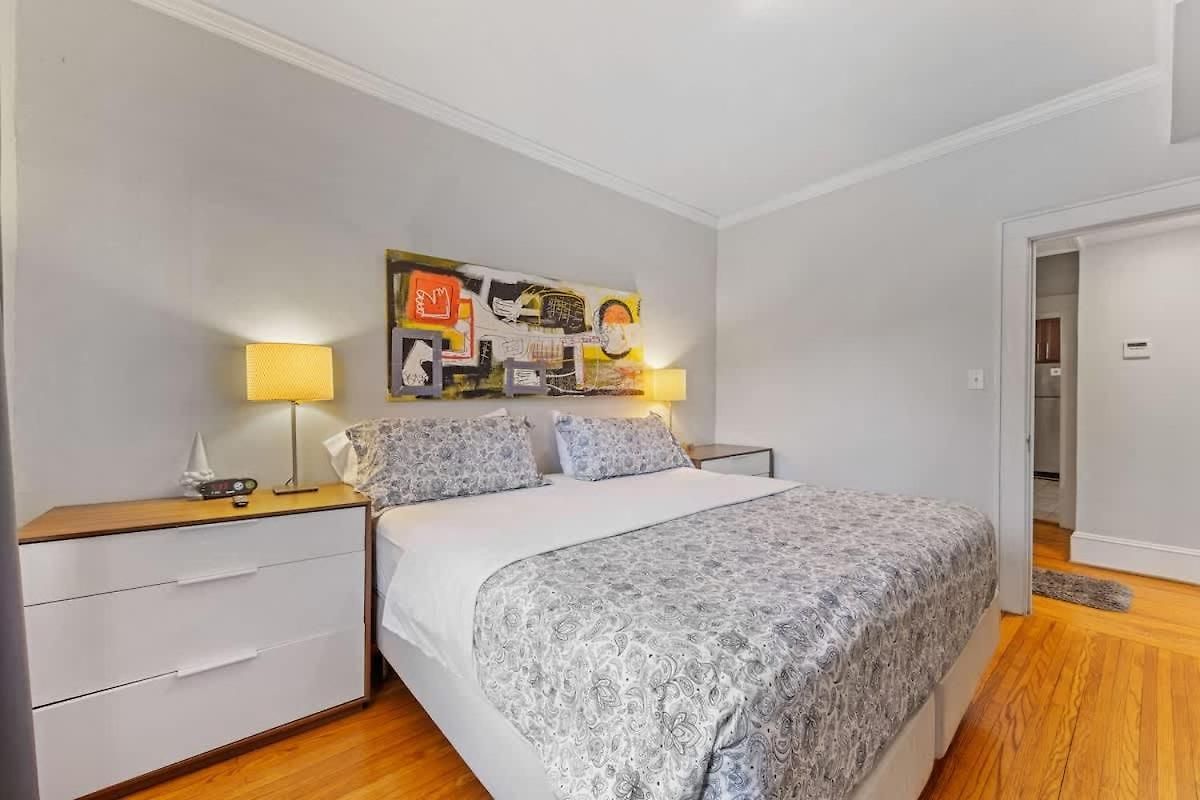 Vibrant And Cozy 2br Near Uptown With Balcony Holiday home *