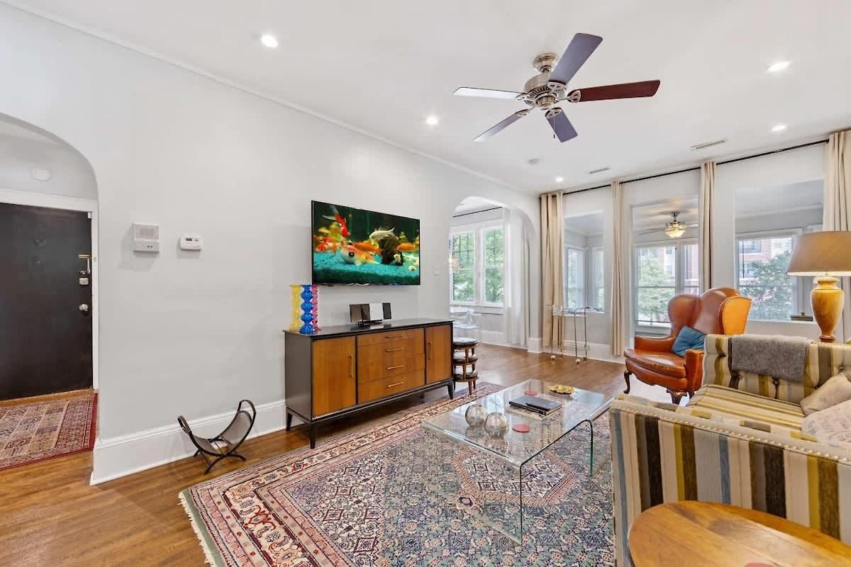 Contemporary Gem In The Heart Of Myers Park *