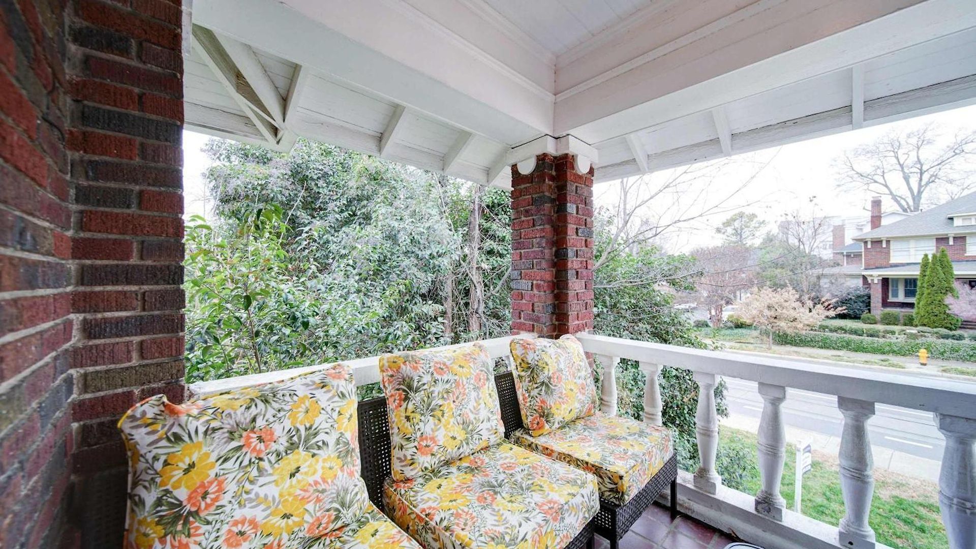 Elegant 1br In Elizabeth With Covered Porch *