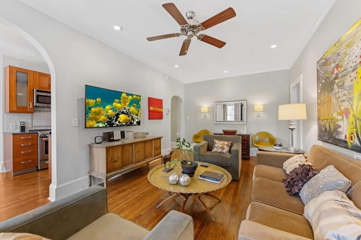 Luxurious Myers Park Living With Screened Porch