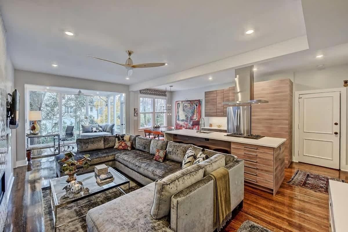 Modern 2br With Sunroom Near Uptown