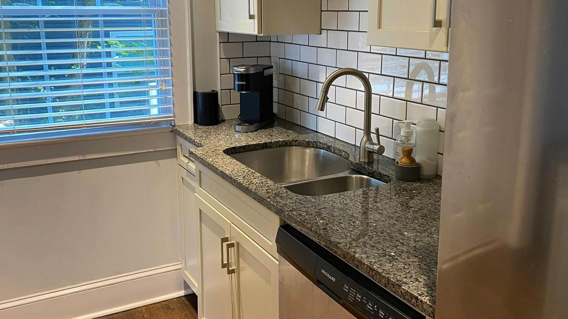 3 Mi To Dtwn Charlotte! Quiet Haven W/ Fenced Yard Holiday home *
