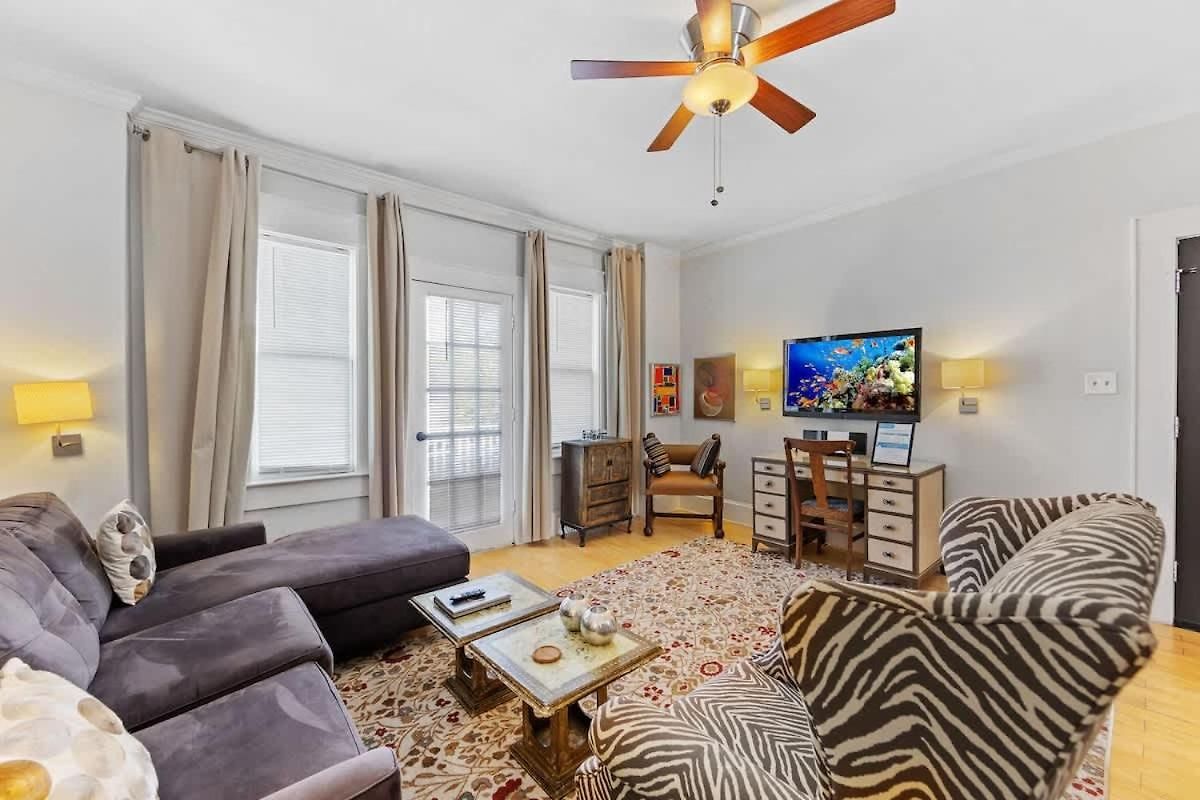 Chic 1 Bedroom Units Near Dilworth