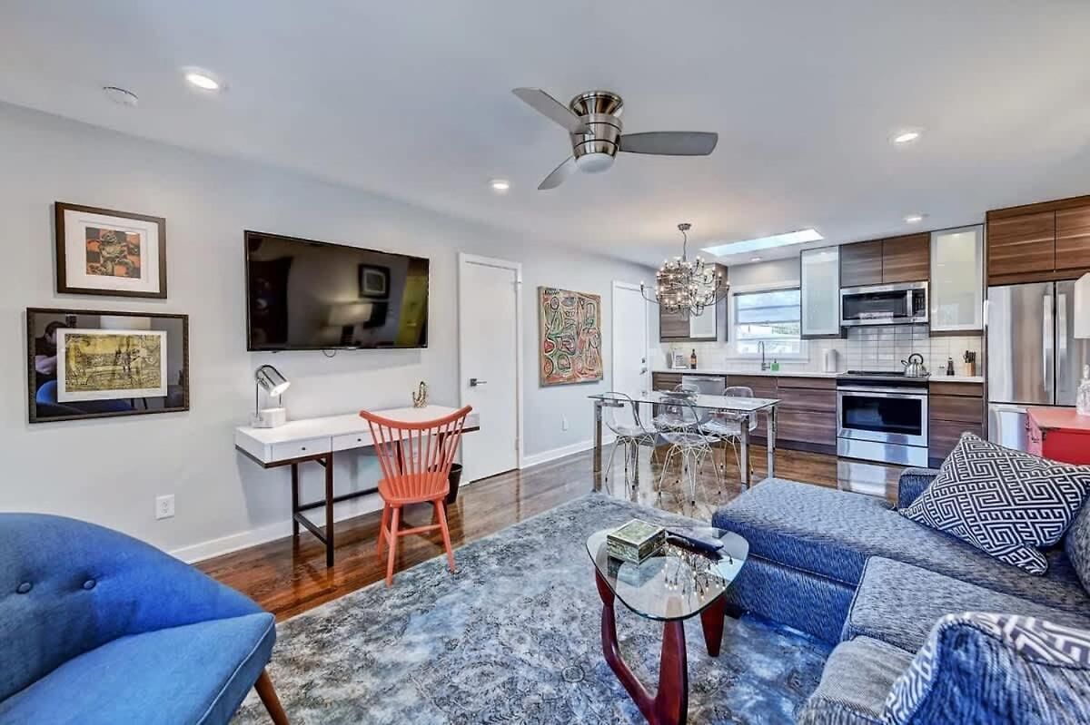 Myers Park Gem Great Location Holiday home *