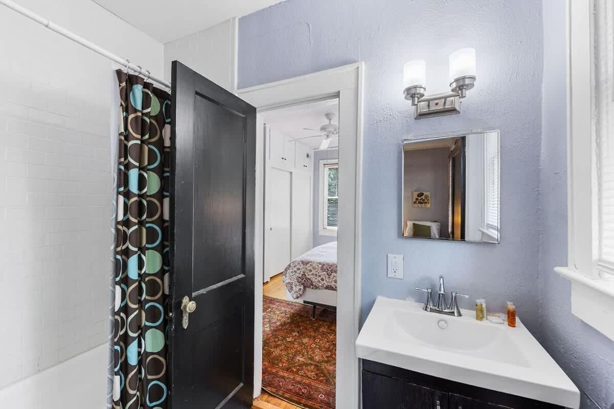Spacious 2br In Myers Park With Sunroom * Charlotte