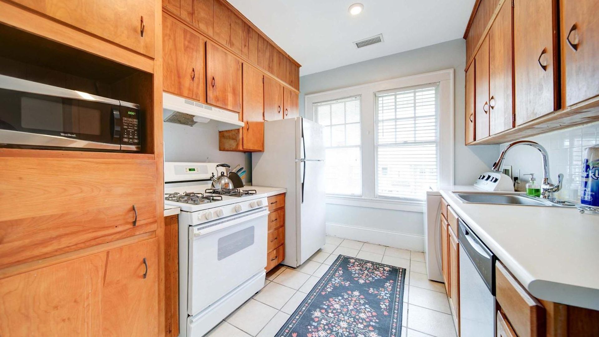 Elegant 1br In Elizabeth With Covered Porch Holiday home Charlotte
