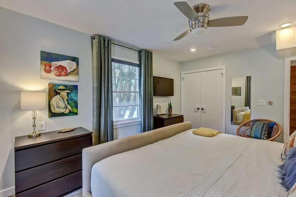 Holiday home Spacious With Easy Access To Uptown Charlotte