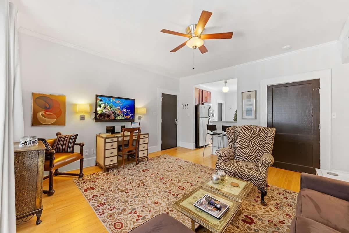 Chic 1 Bedroom Units Near Dilworth Holiday home *
