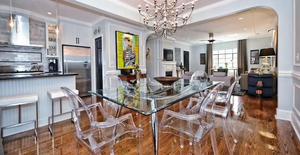 Beautifully Furnished Modern 2br With Balcony Charlotte