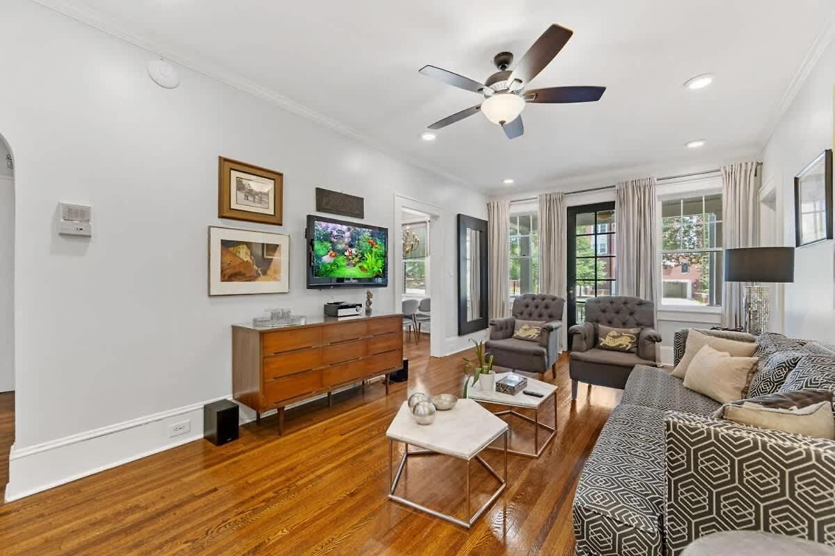 2 Bedroom In Myers Park With Comfortable Screened Porch Charlotte