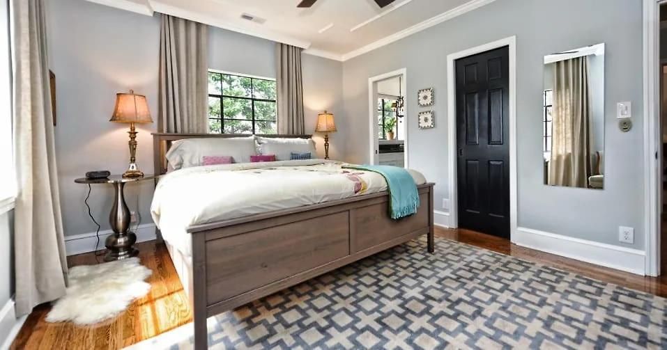 Beautifully Furnished Modern 2br With Balcony *