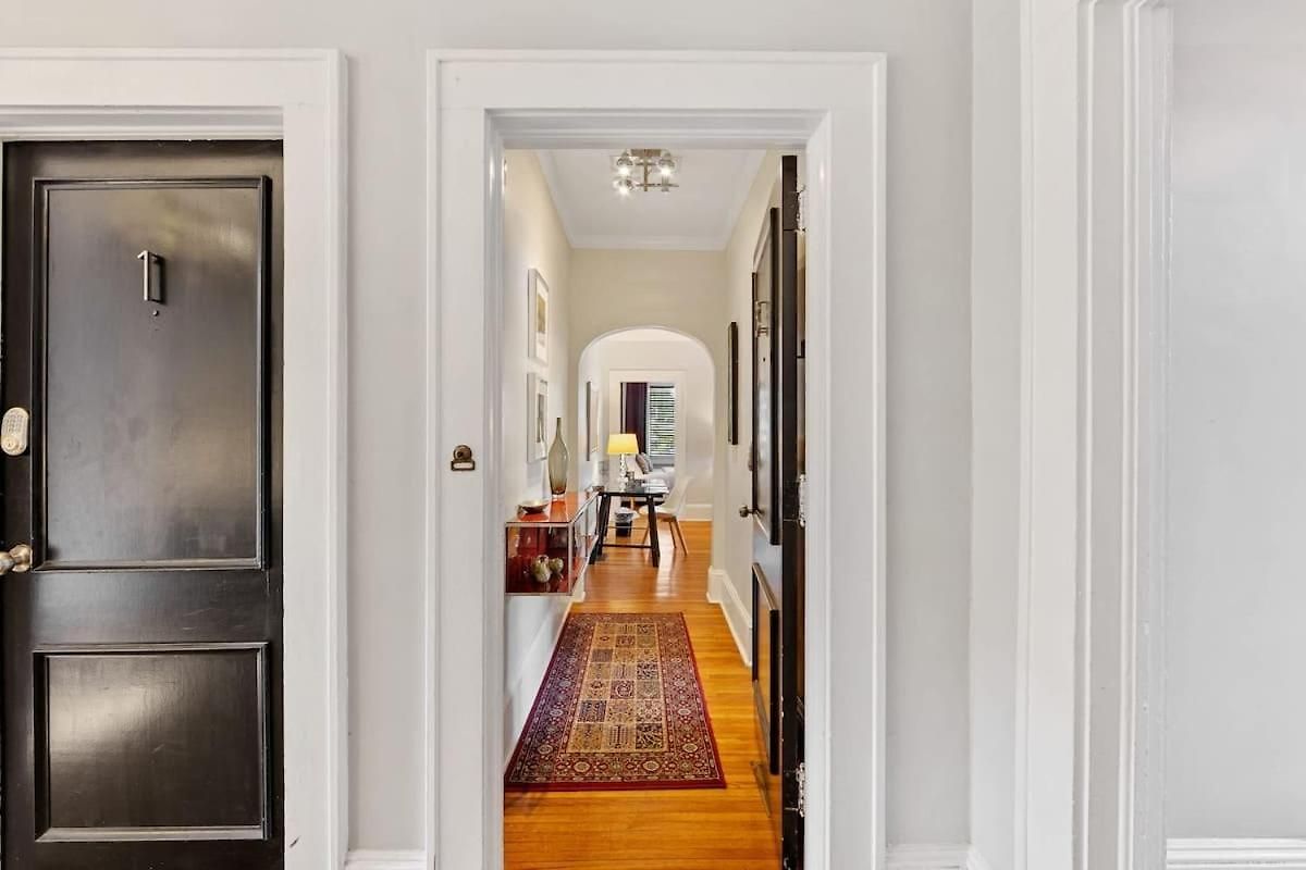 Contemporary 2br In Myers Park With Screened Porch Charlotte