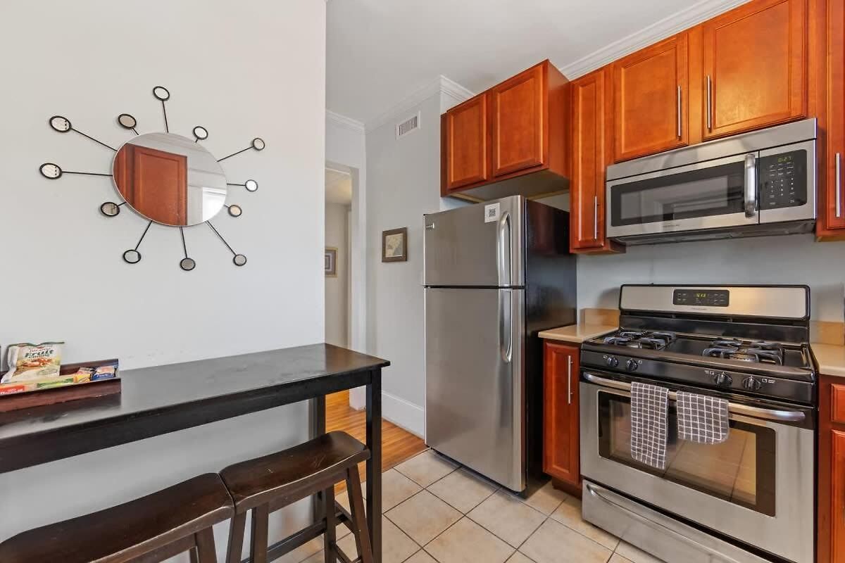 Bright And Restful 2br Near Uptown With Balcony Holiday home Charlotte