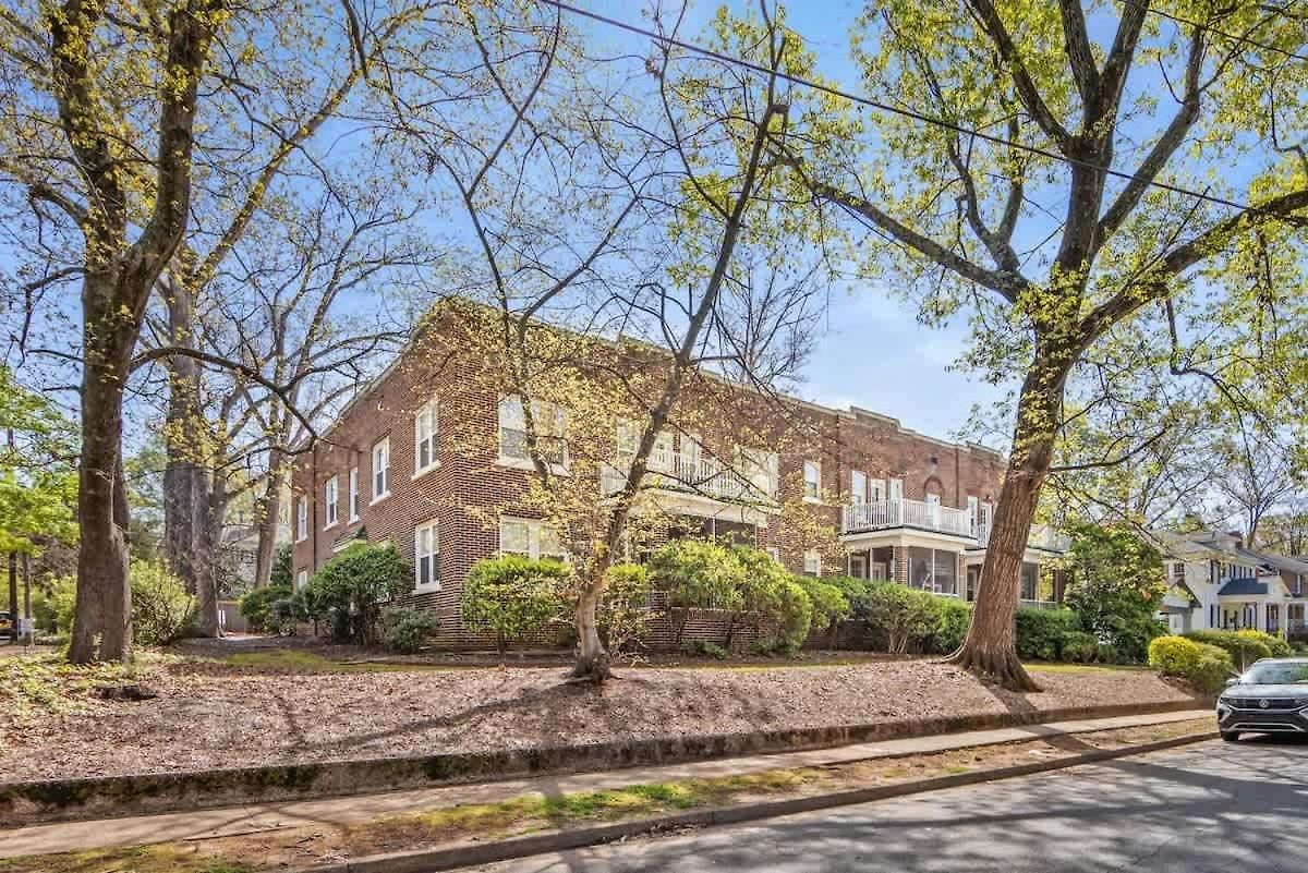 Holiday home Vibrant And Cozy 2br Near Uptown With Balcony