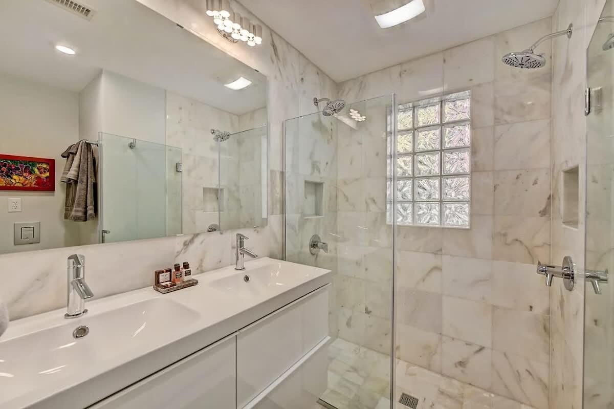 Myers Park Gem Great Location *