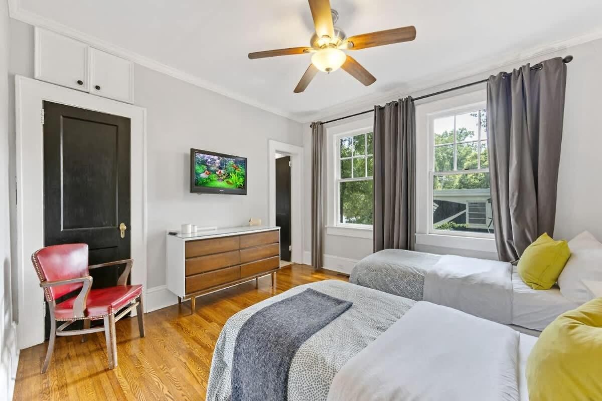 2 Bedroom In Myers Park With Comfortable Screened Porch Holiday home