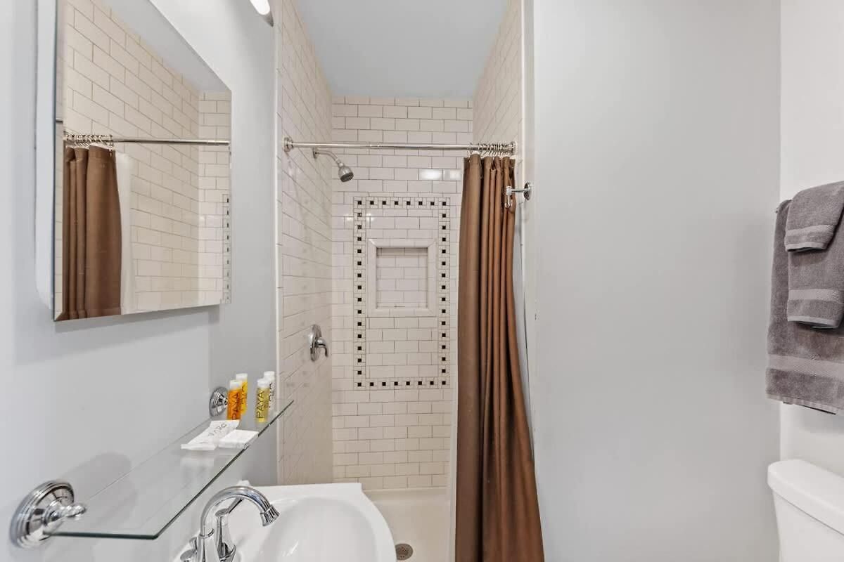 Holiday home Stylish Myers Park 2 Bedroom With Screened Porch *