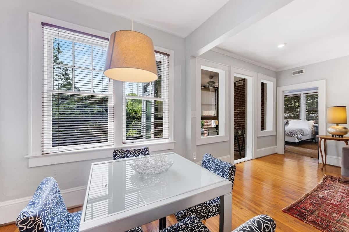 Spacious 2br In Myers Park With Sunroom