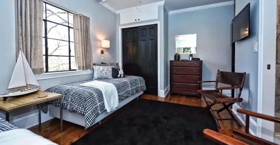Beautifully Furnished Modern 2br With Balcony