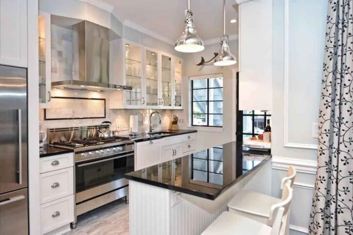 Relax Or Entertain In Luxurious 2br With Patio * Charlotte