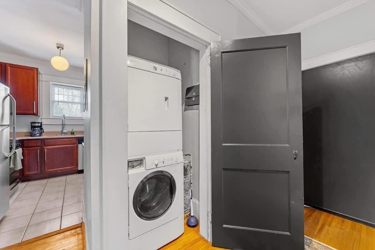 Holiday home Bright And Restful 2br Near Uptown With Balcony *