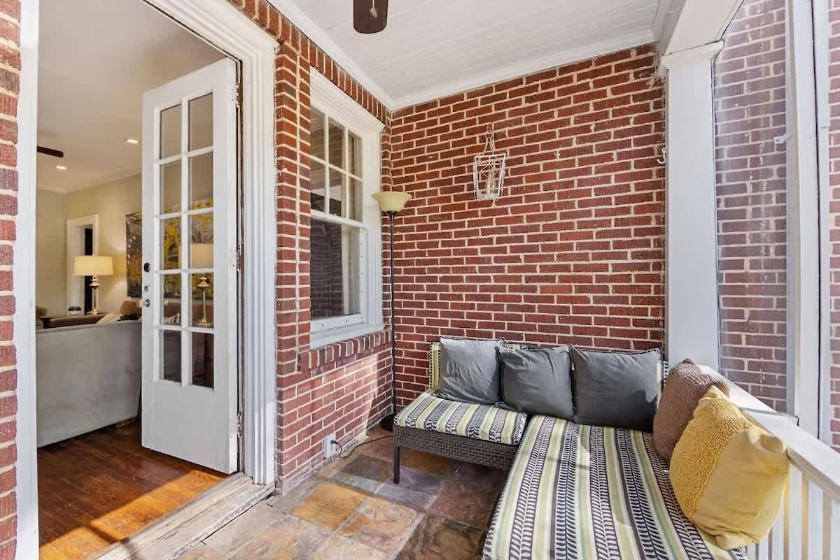 Luxurious Myers Park Living With Screened Porch