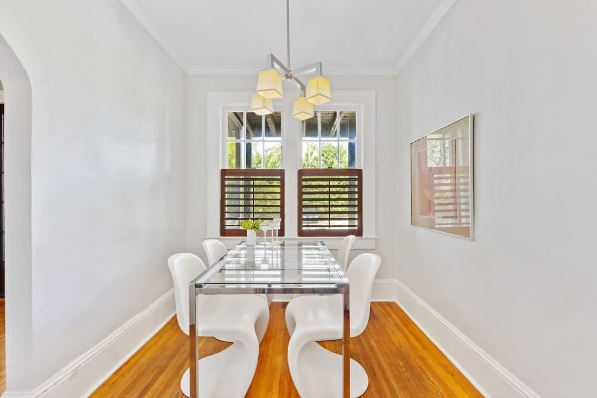 Holiday home Contemporary 2br In Myers Park With Screened Porch *