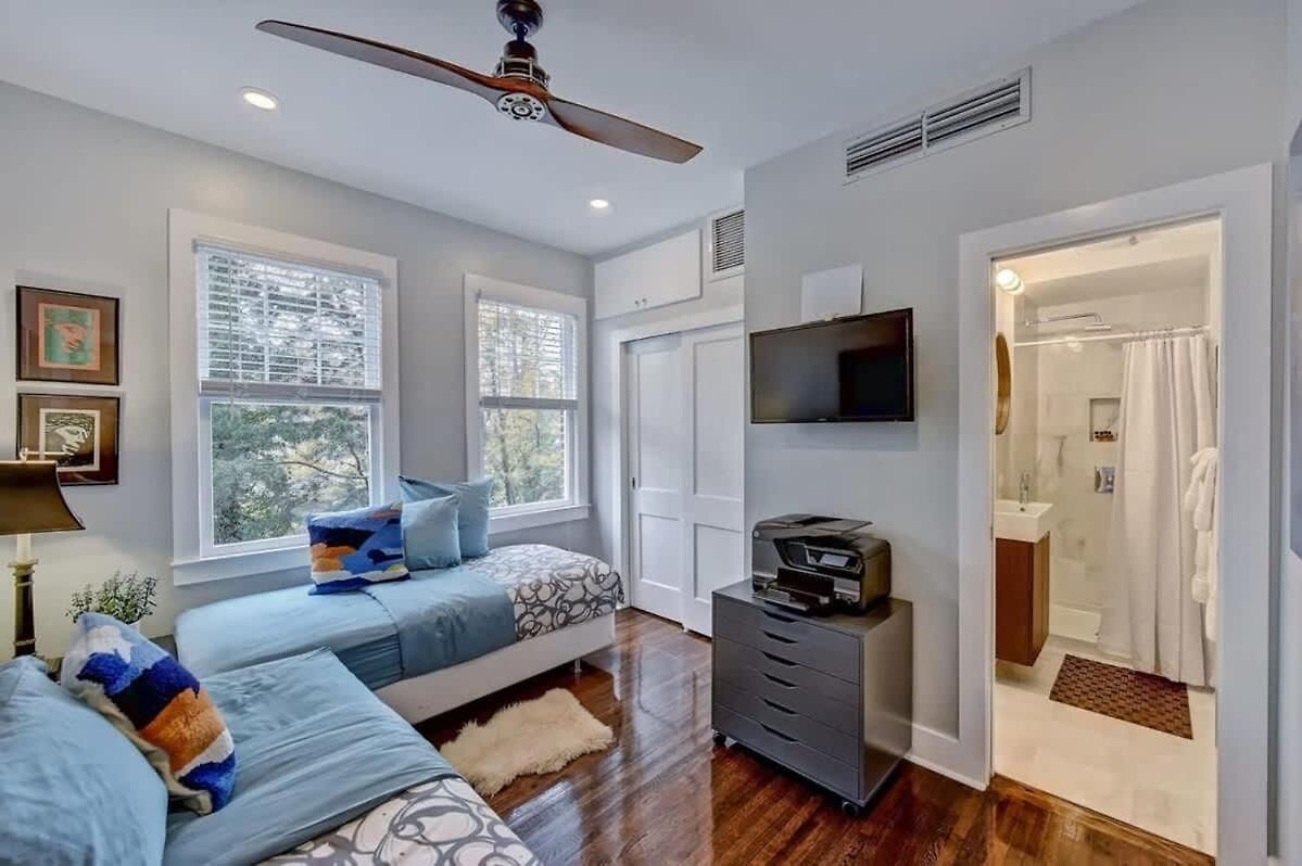 Modern 2br With Sunroom Near Uptown Holiday home Charlotte