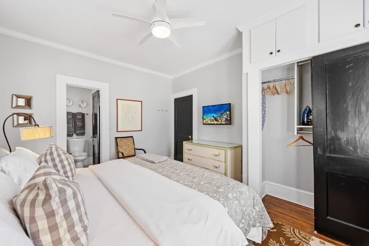 Holiday home Stylish Myers Park 2 Bedroom With Screened Porch