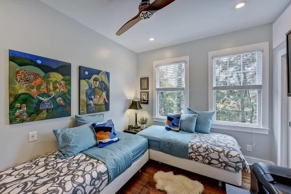 Modern 2br With Sunroom Near Uptown Holiday home *