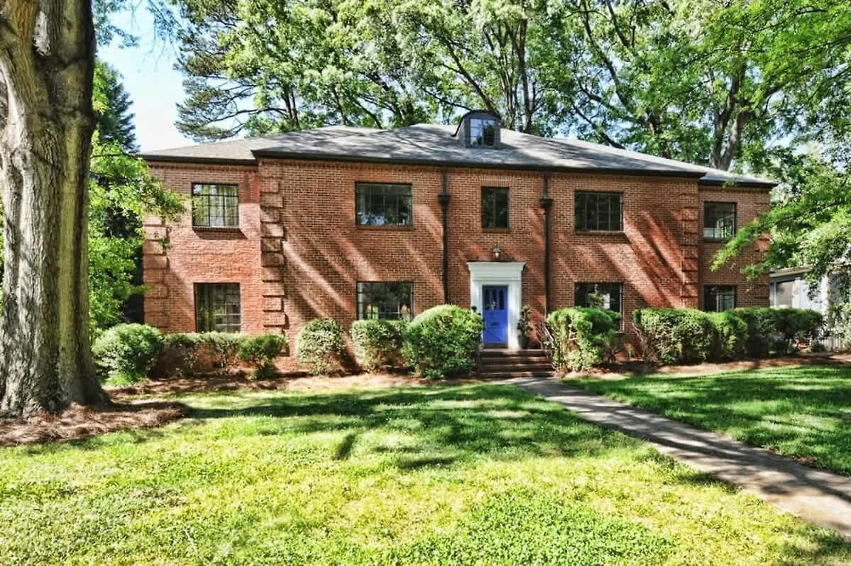 Beautifully Furnished Modern 2br With Balcony * Charlotte