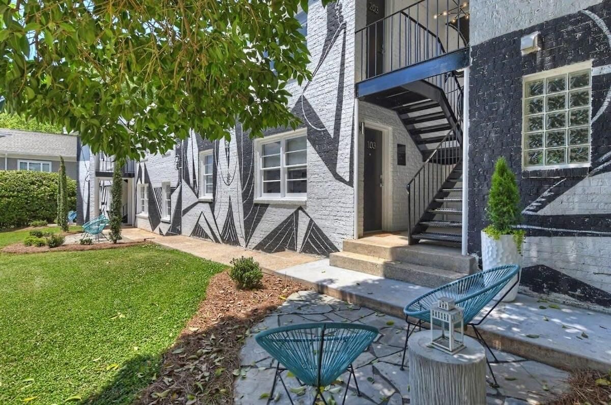 Spacious Conveniently Located 1br In Myers Park