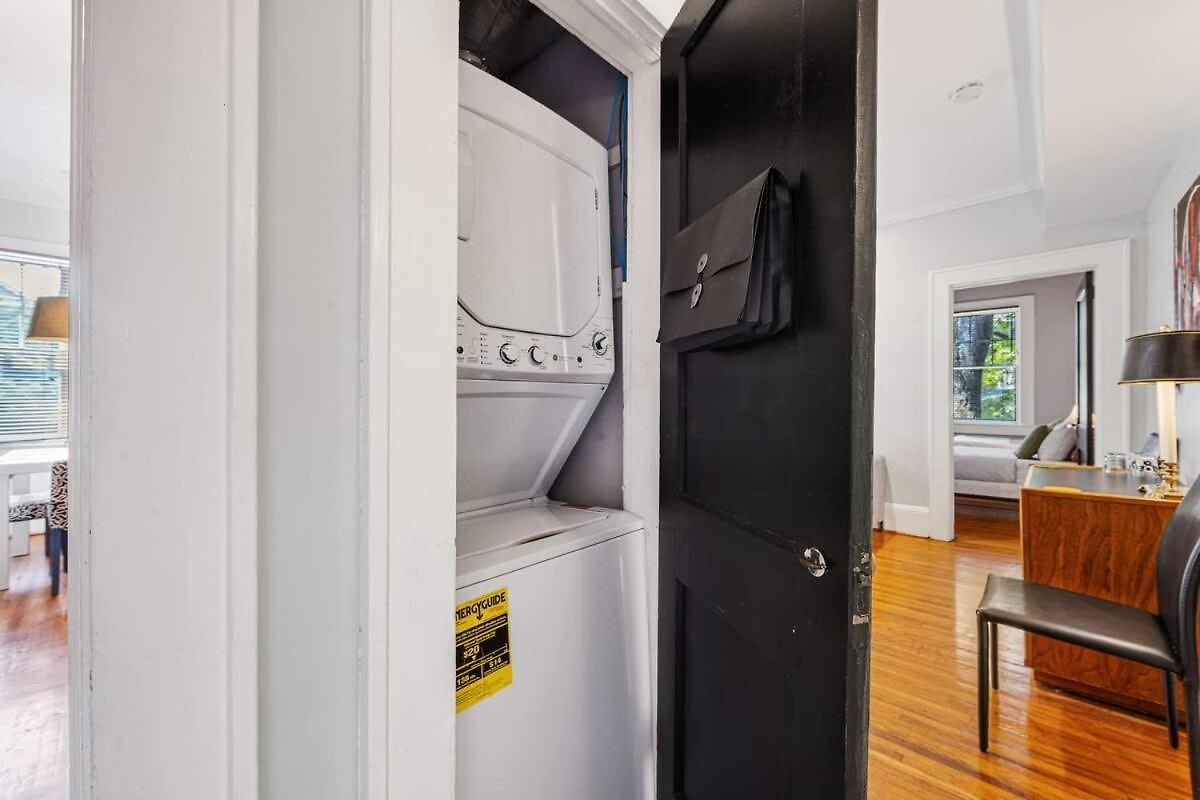 Spacious 2br In Myers Park With Sunroom Holiday home Charlotte