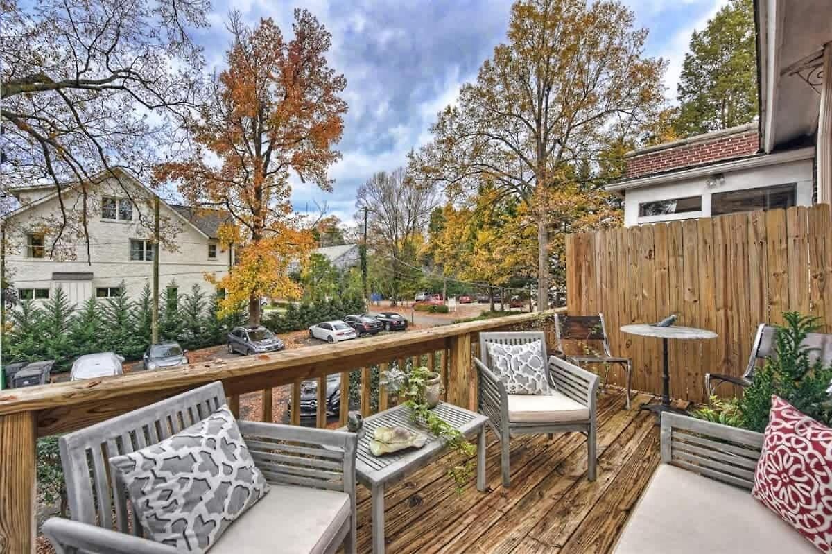 Modern 2br With Sunroom Near Uptown Holiday home