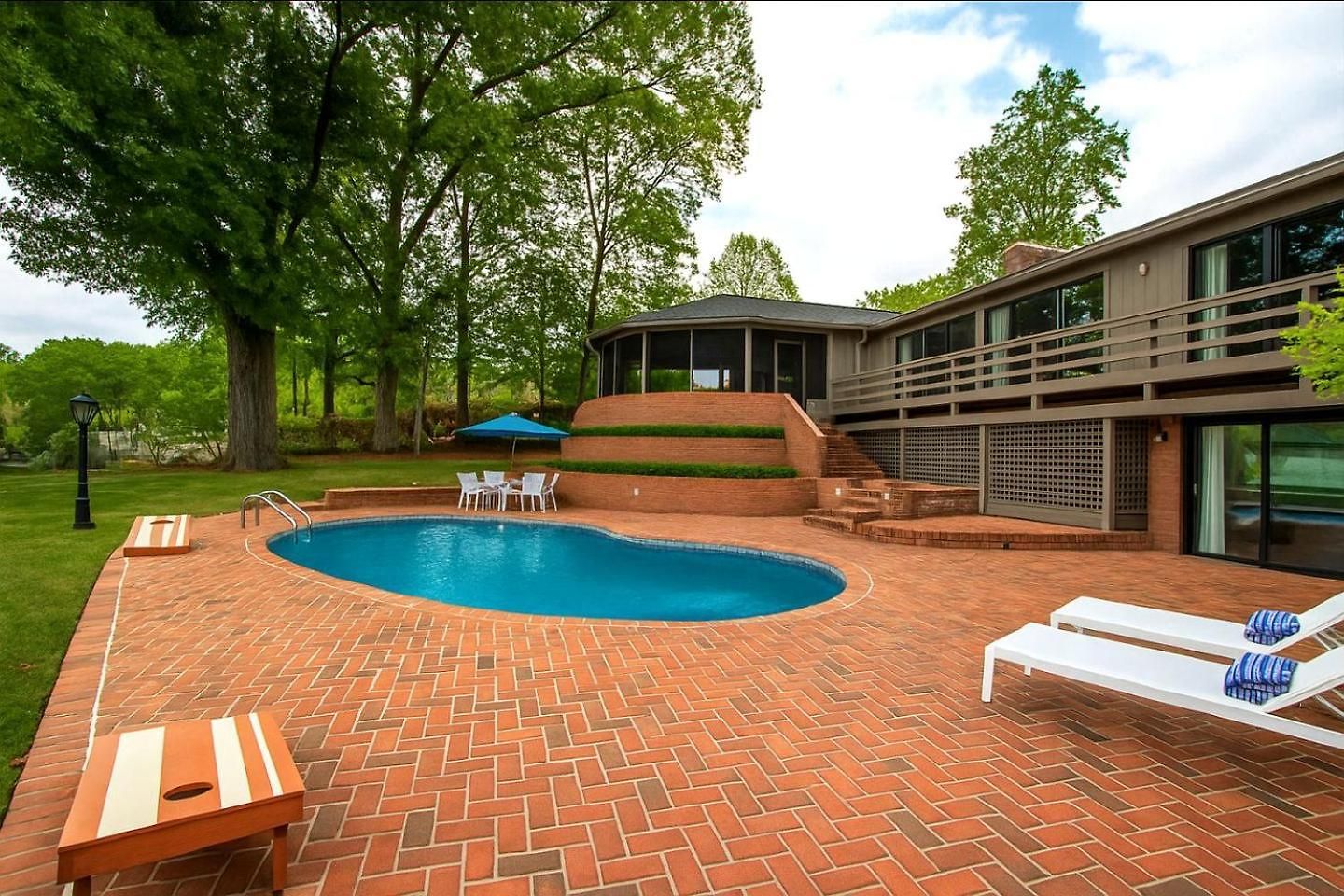 Cozy With Swimming Pool In Charlotte, North Carolina Holiday home