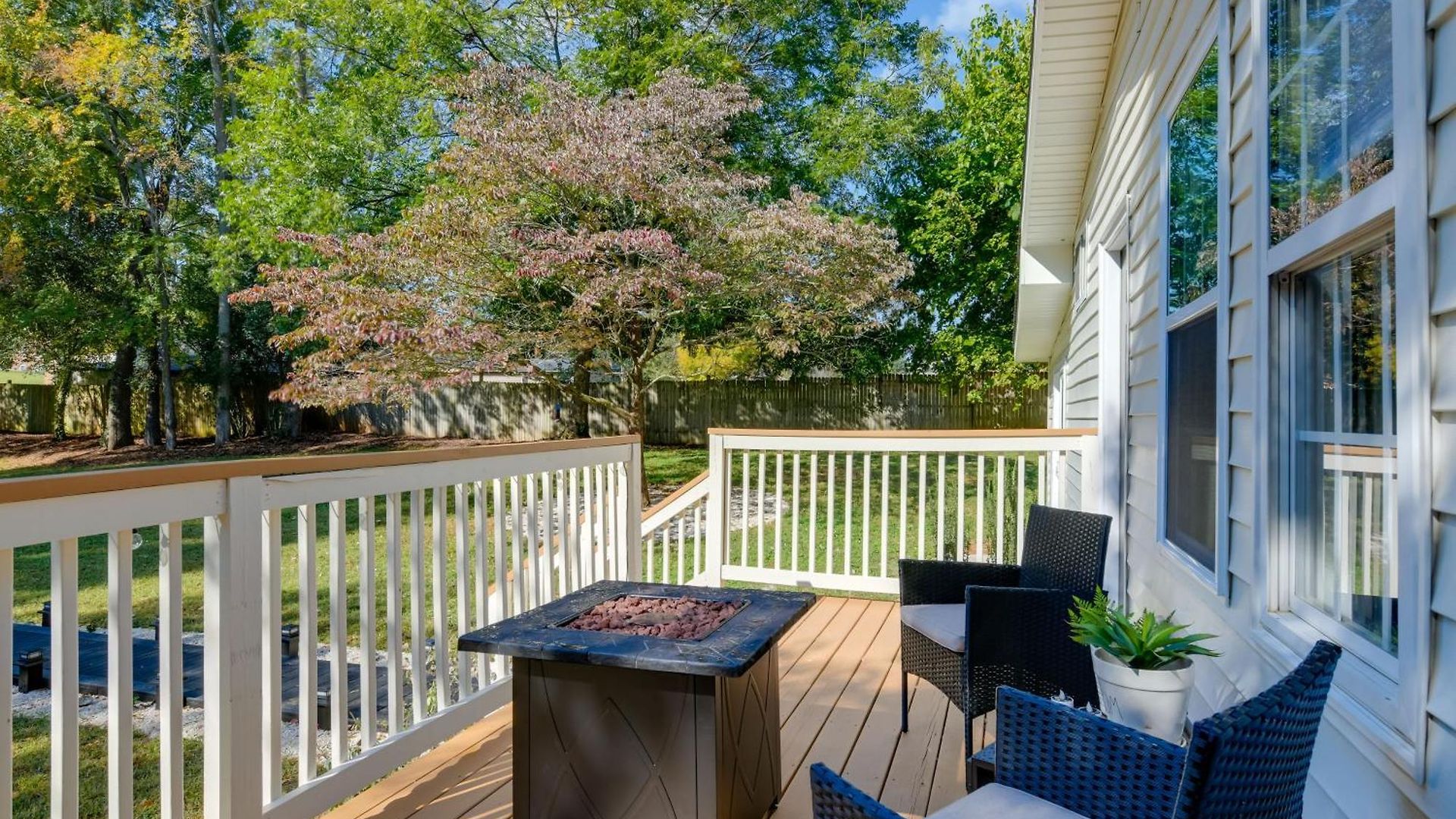 The Blackberry Place In Fire Pit * Charlotte
